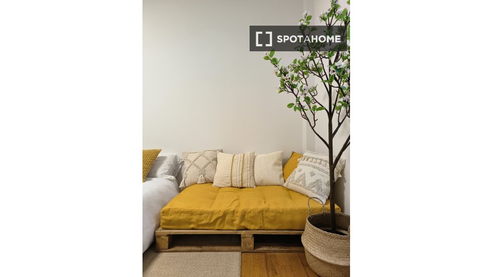 Apartment Pamplona, 5 beds, 124m² — photo 10
