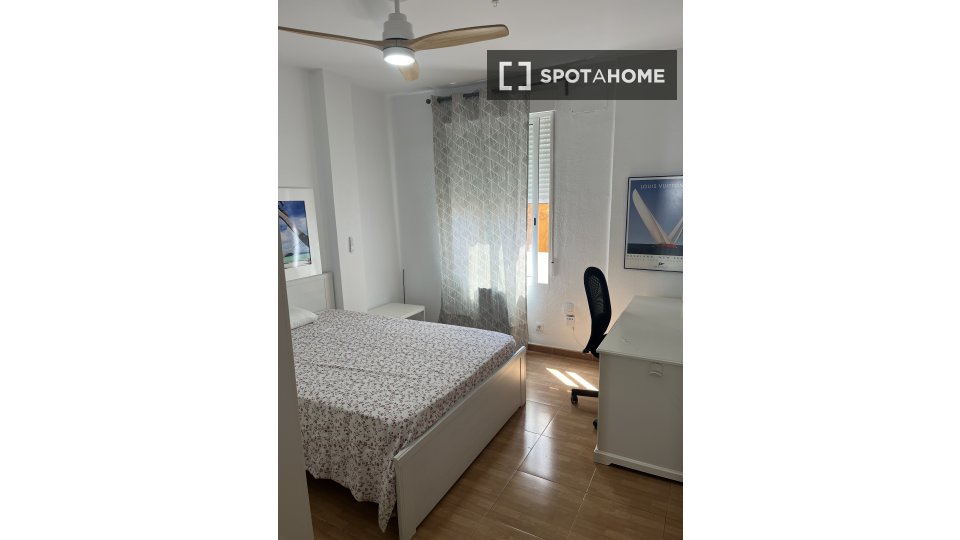 Apartment Valencia, 4 beds, 115m² — photo 22