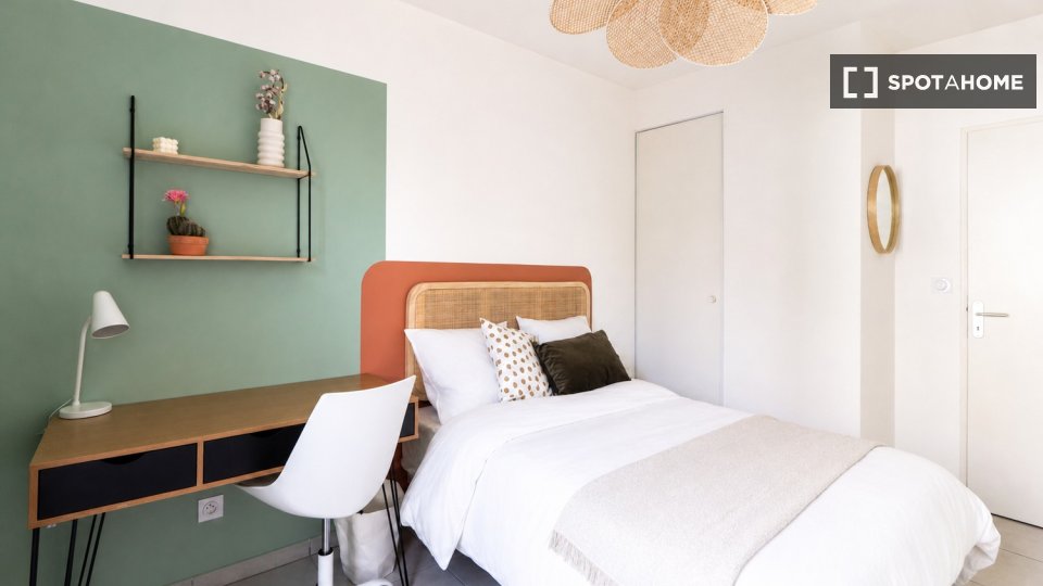 Double room Lyon, 5 beds — photo 21