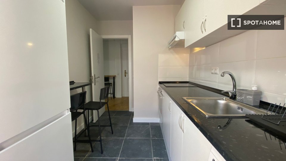 Double room Madrid, 4 beds — photo 9