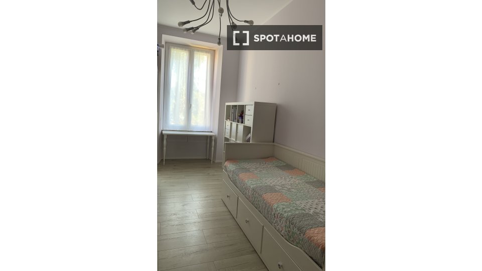 Double room Milan, 3 beds, 100m² — photo 9