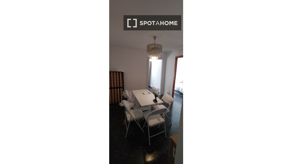 Double room Valencia, 5 beds, 110m² — photo 10