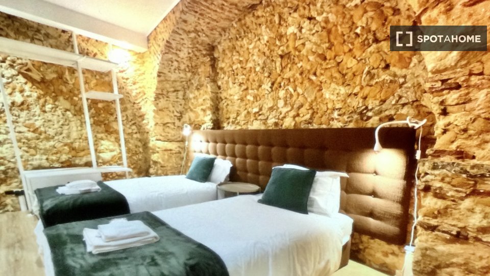 Apartment Lisbon, 2 beds, 90m² — photo 11