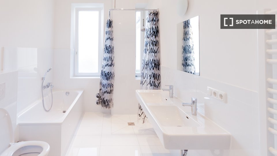 Double room Munich, 3 beds, 81m² — photo 2