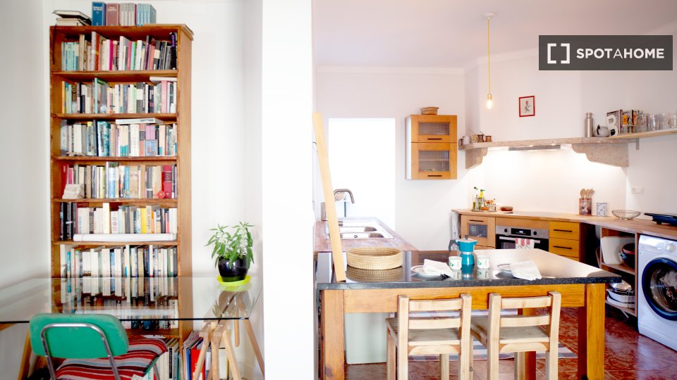 Double room Lisbon, 2 beds, 113m² — photo 2