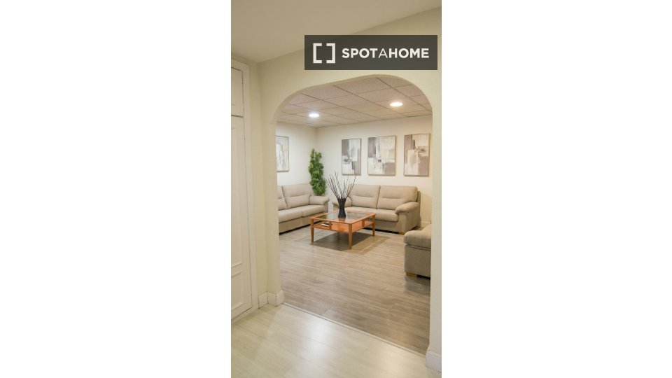 Apartment Madrid, 10 beds — photo 14