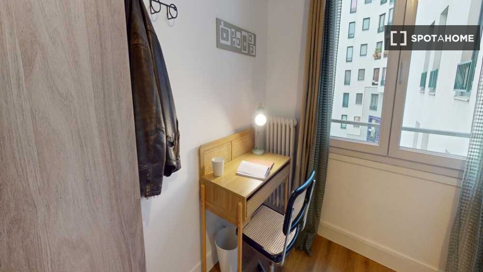 Double room Paris, 5 beds, 110m² — photo 9