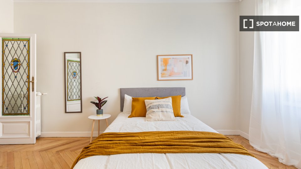 Double room Madrid, 6 beds — photo 4