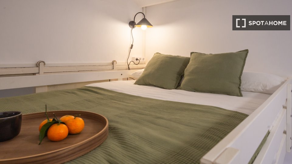 Double room Barcelona, 5 beds, 120m² — photo 10