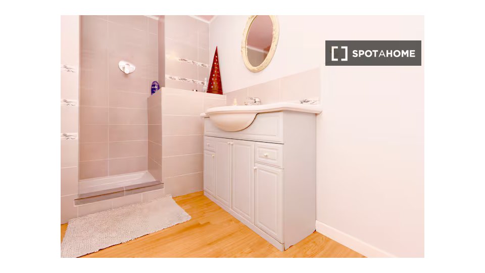 Double room Milan, 2 beds — photo 17