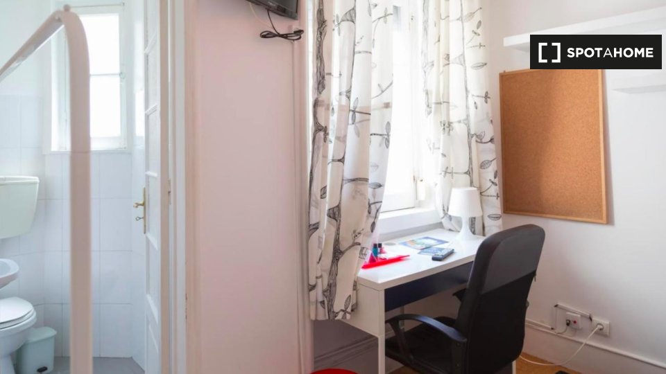 Double room Lisbon, 6 beds — photo 4