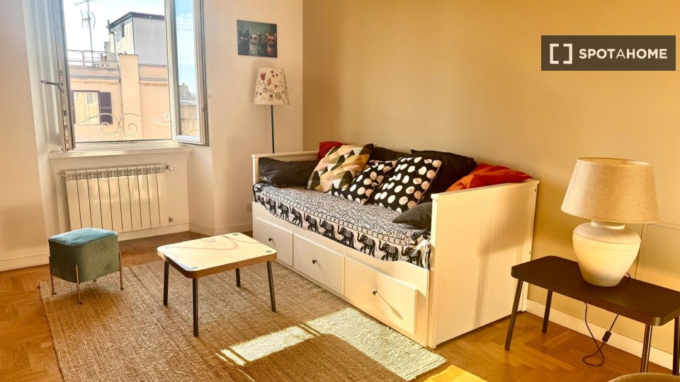 Apartment Rome, 1 bed — photo 37