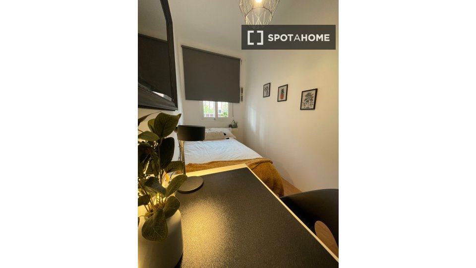 Double room Madrid, 3 beds — photo 10