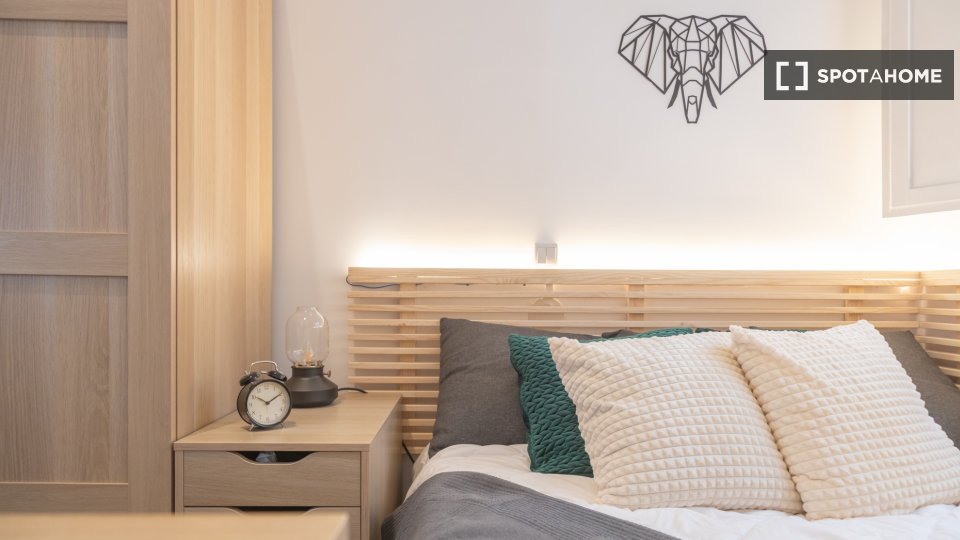 Double room Madrid, 5 beds — photo 16
