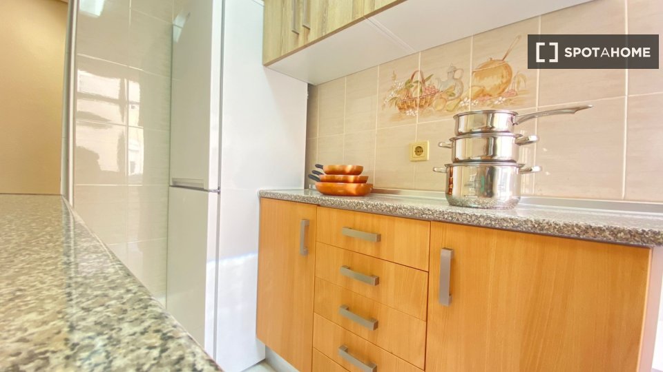 Double room Madrid, 4 beds — photo 13