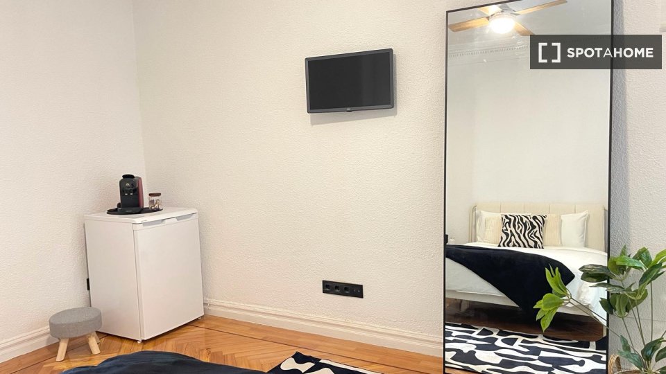Double room Madrid, 7 beds — photo 13