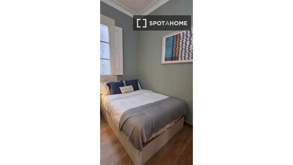 Double room Barcelona, 10 beds, 210m² — photo 11