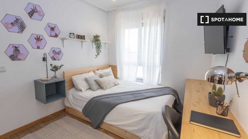 Double room Madrid, 6 beds, 150m² — photo 15