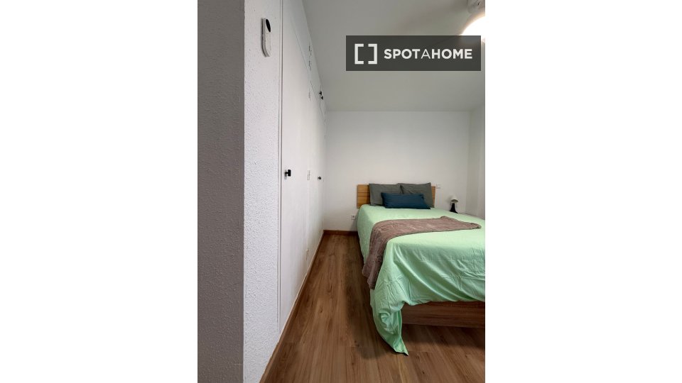 Double room Madrid, 4 beds — photo 9