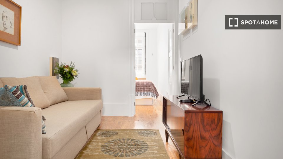 Apartment Porto, 4 beds, 60m² — photo 13