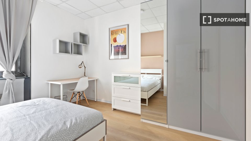 Double room Milan, 8 beds, 176m² — photo 10