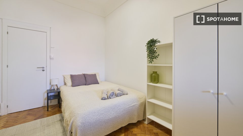 Double room Lisbon, 11 beds — photo 23