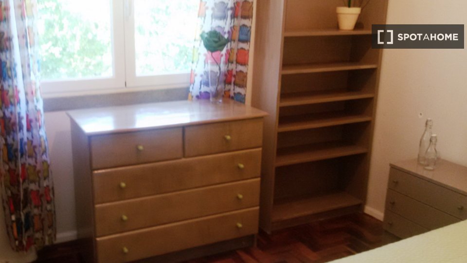 Double room Lisbon, 4 beds, 140m² — photo 8