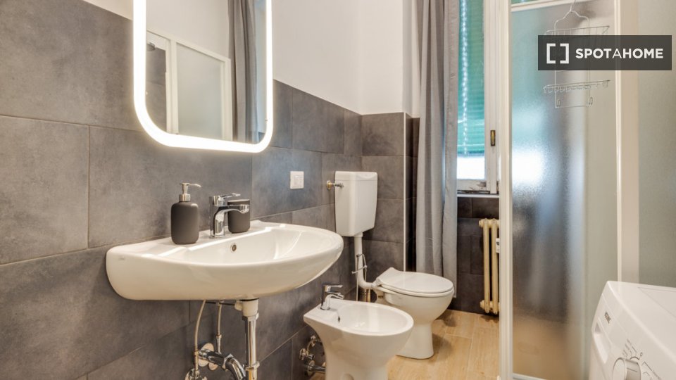 Double room Milan, 3 beds, 89m² — photo 2
