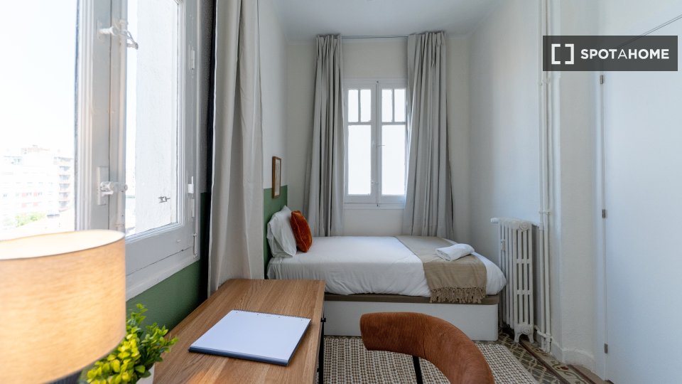 Double room Madrid, 7 beds — photo 17
