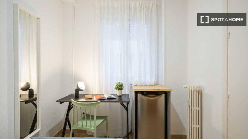 Double room Madrid, 25 beds — photo 42