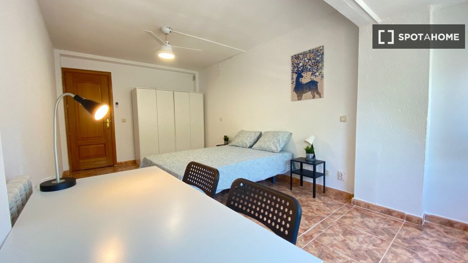 Double room Madrid, 7 beds — photo 5
