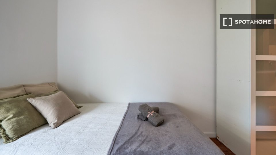 Double room Lisbon, 10 beds — photo 40