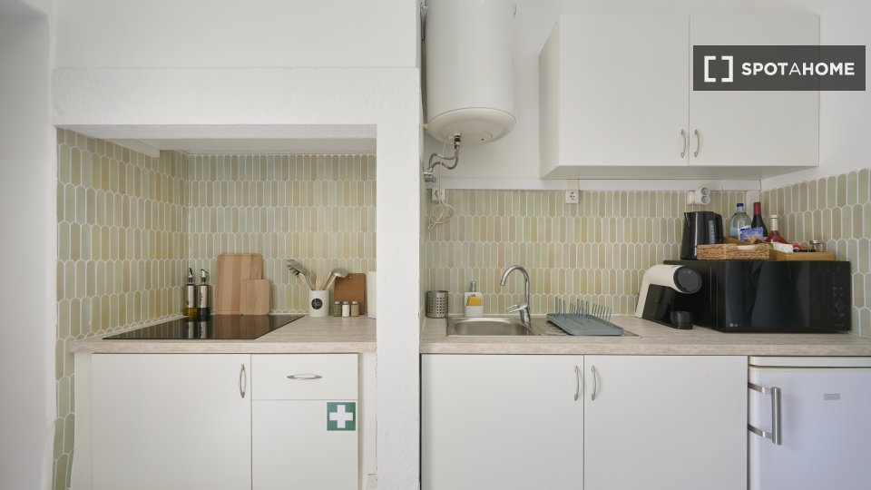 Apartment Lisbon, 2 beds — photo 17