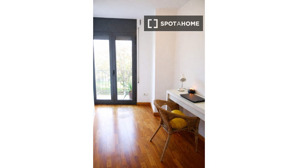 Double room Barcelona, 4 beds, 90m² — photo 22