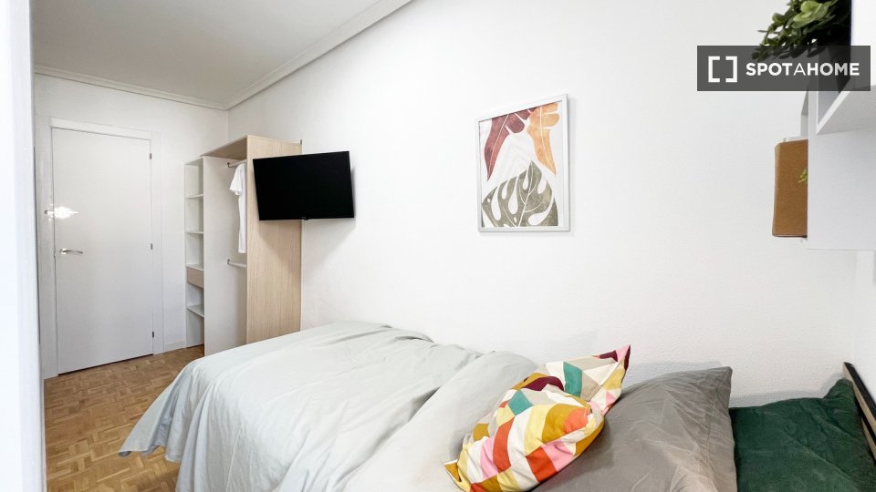 Double room Madrid, 6 beds — photo 16
