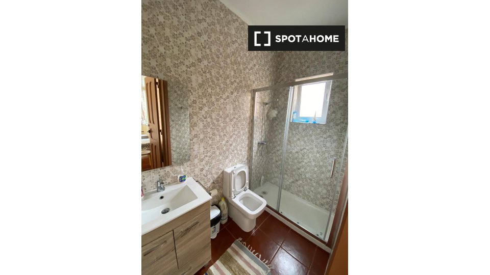 Double room Lisbon, 4 beds — photo 5