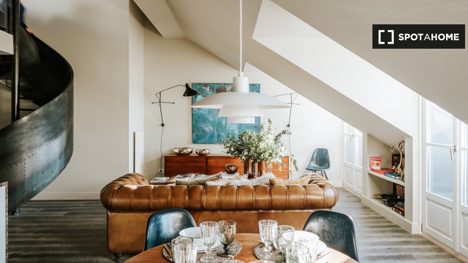 Apartamento duplex de 2 quartos para alugar em Lisboa