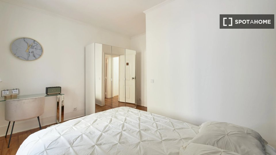 Double room Lisbon, 8 beds — photo 11