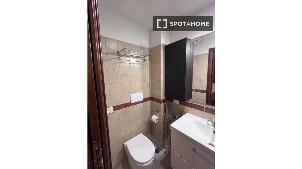 Double room Rome, 4 beds, 94m² — photo 36