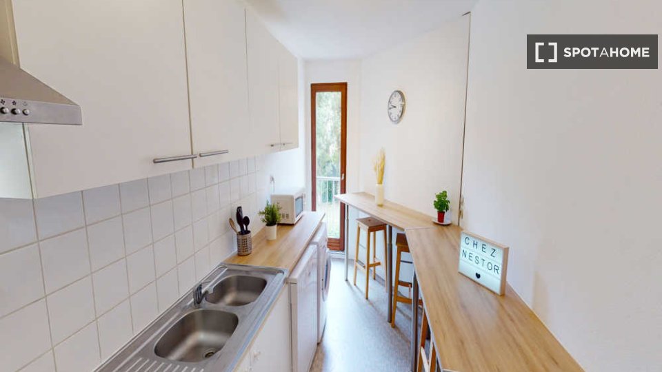Double room Lille, 3 beds, 60m² — photo 7
