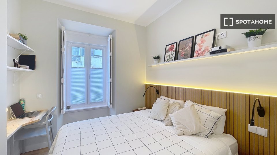 Apartment Lisbon, 2 beds, 82m² — photo 17