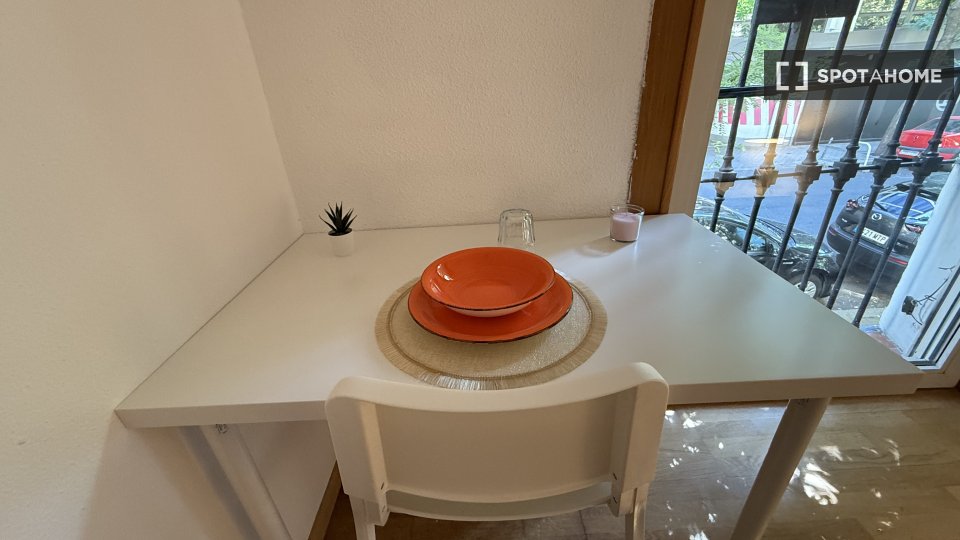 Double room Madrid, 6 beds — photo 4