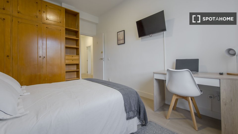 Double room Madrid, 9 beds, 200m² — photo 8
