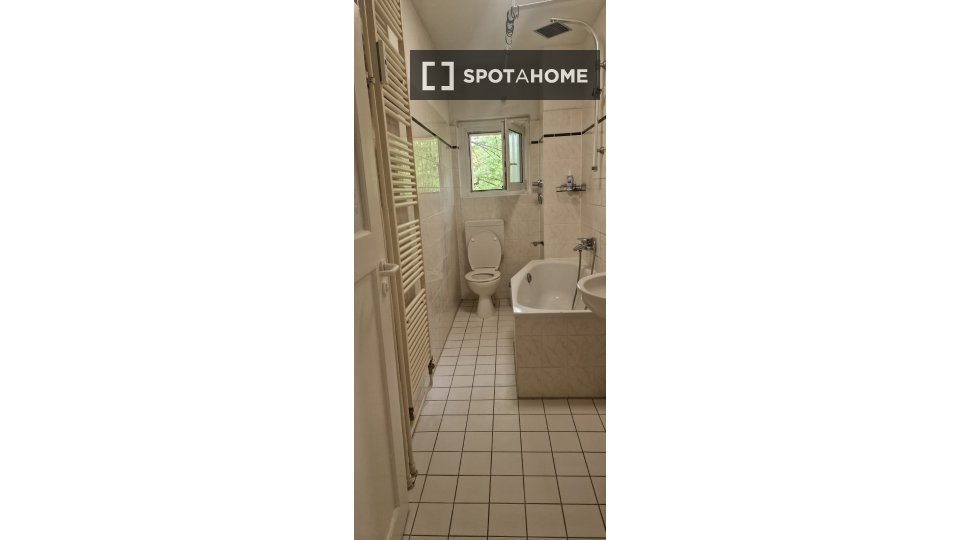 Double room Berlin, 1 bed, 65m² — photo 3