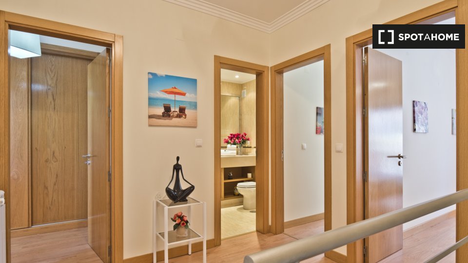 Apartment Lisbon, 4 beds — photo 17