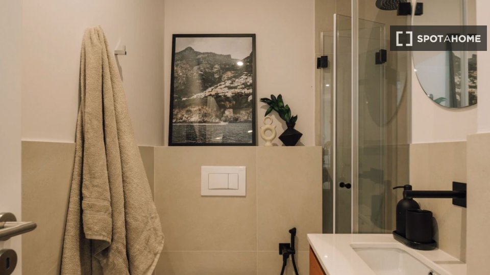 Apartment Lisbon, 2 beds — photo 13