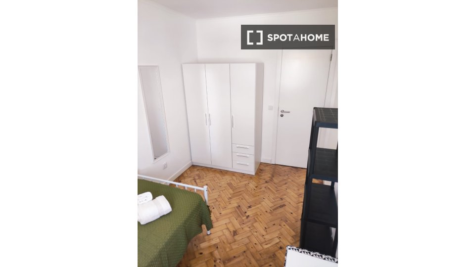 Double room Lisbon, 4 beds — photo 3