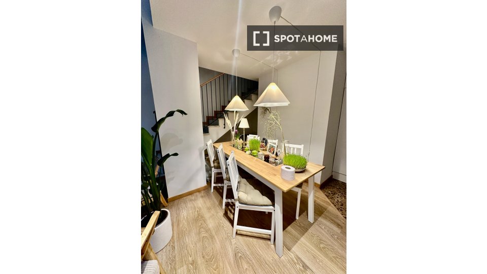 Double room Barcelona, 3 beds, 135m² — photo 13