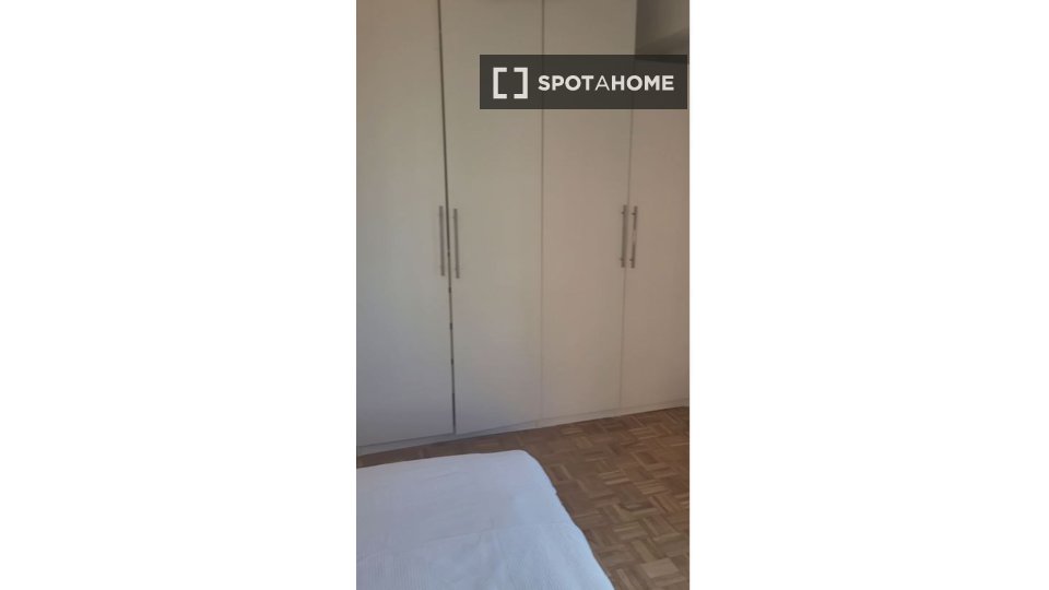 Double room Madrid, 6 beds, 150m² — photo 12