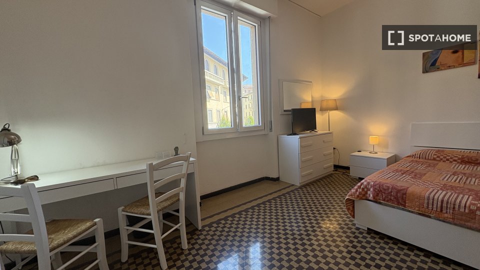 Double room Florence, 4 beds, 90m² — photo 3